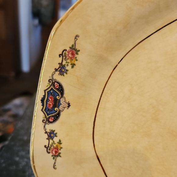 Elegant Cream Platter with Floral Accents - Picture 3 of 5